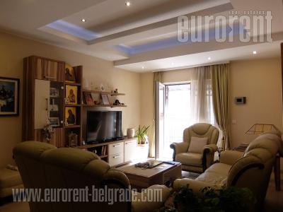 Office space, 305 m<sup>2</sup>