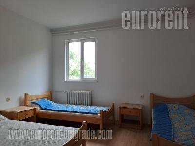 Kuća, 450 m<sup>2</sup>